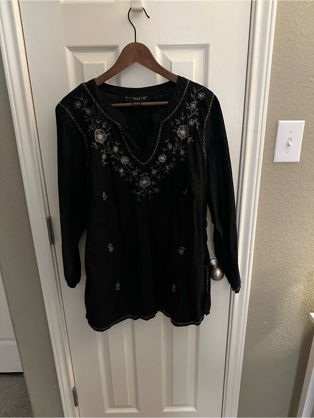 Woman’s Venezia Black Tunic with Silver Floral Embroidery